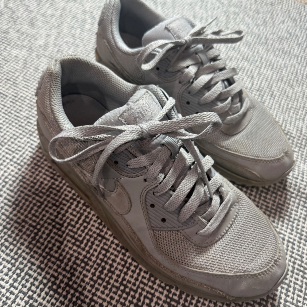 Nike Air Max 90 Mens Grey Low Top Athletic Running Sneakers Shoes